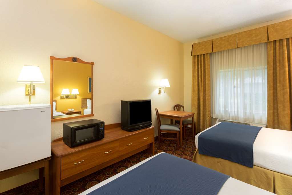 Holiday Inn Express - Naples South - I-75 By Ihg Golden Gate Room photo