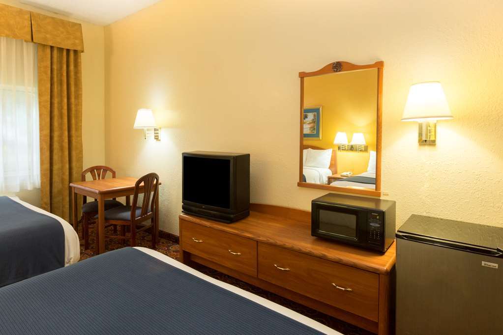 Holiday Inn Express - Naples South - I-75 By Ihg Golden Gate Room photo